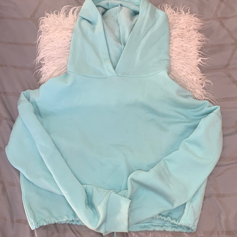 Cropped Hoodie w/ Drawstring